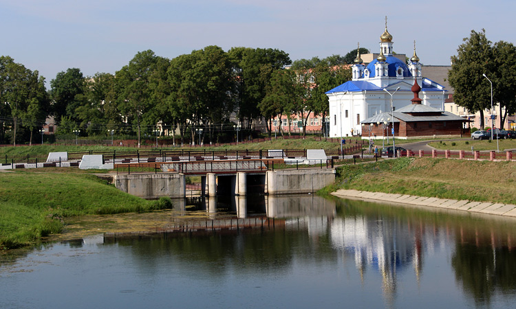 Церковь Рождества Пресвятой Богородицы (новая), Орша (Оршанский район, Беларусь, Витебская область). художественные фотографии, Вид берега Оршицы