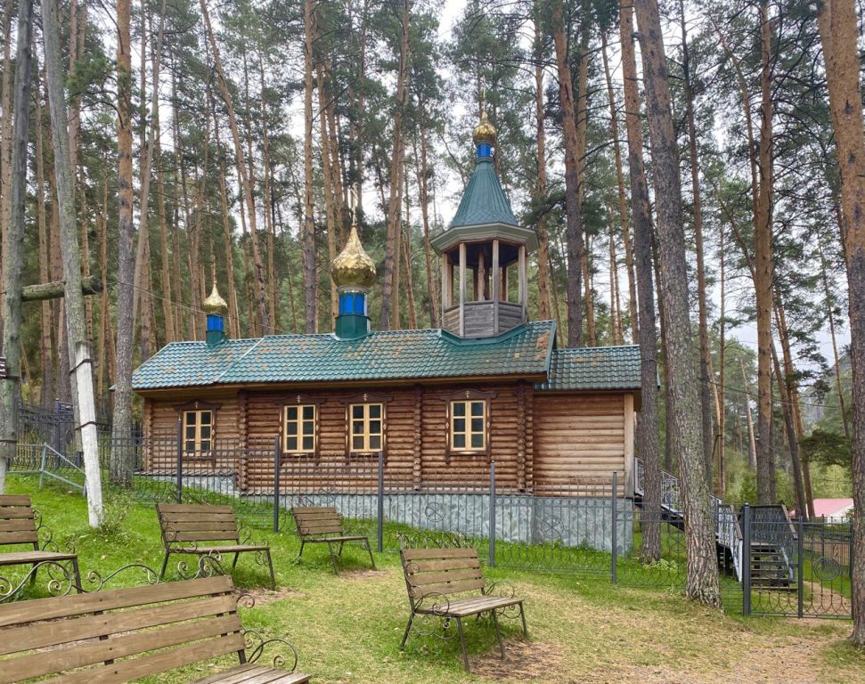 Церковь Макария Алтайского (Невского), Чемал (Чемальский район, Республика Алтай). фасады, Вид от аллеи к о. Патмос