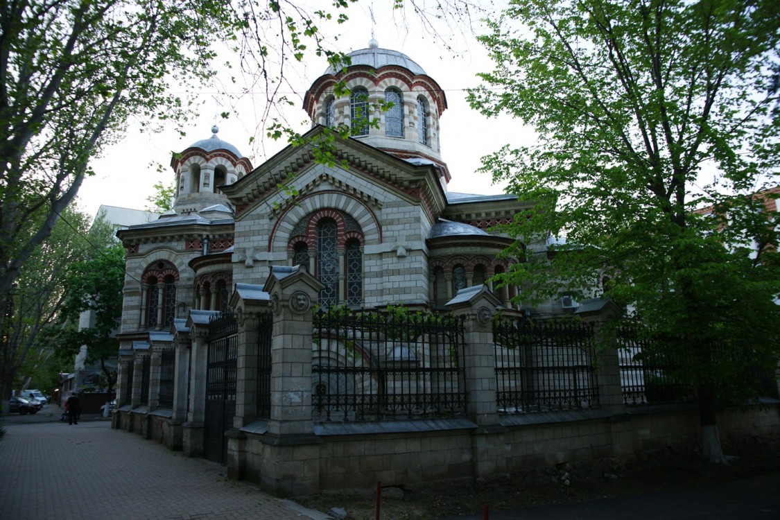 Церковь Пантелеимона Целителя, Кишинёв (Кишинёв, Молдова). фасады