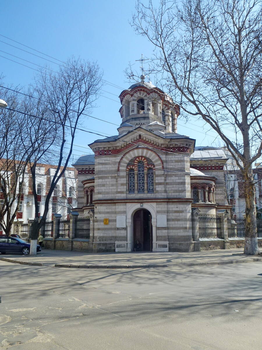 Церковь Пантелеимона Целителя, Кишинёв (Кишинёв, Молдова). фасады