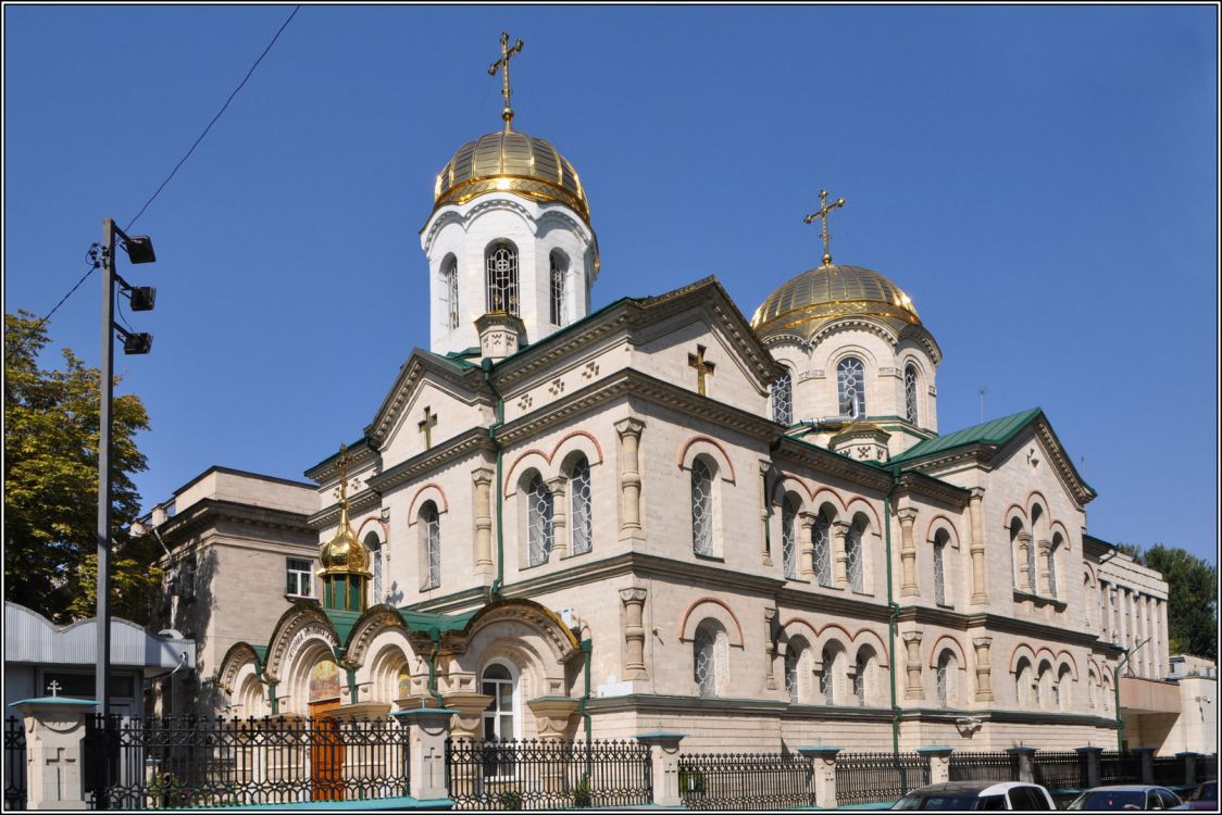 Собор Преображения Господня, Кишинёв (Кишинёв, Молдова). общий вид в ландшафте