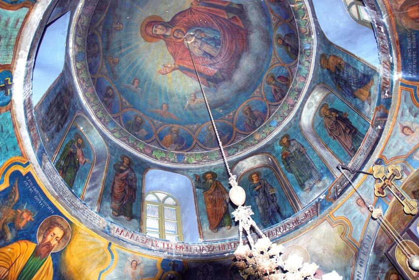 Церковь Георгия и Иоанна Хозевитов (Стефана Первомученика), Иудейская пустыня, Вади Кельт (Нахаль Прат) (Палестина, Прочие страны). интерьер и убранство, Барабан и купол в интерьере. Вид с юго-запада.