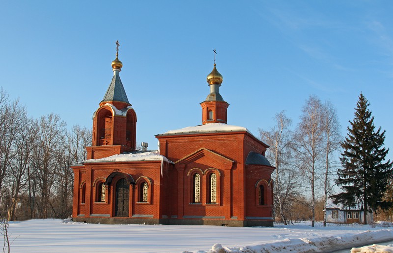 Невское. Церковь Александра Невского. общий вид в ландшафте
