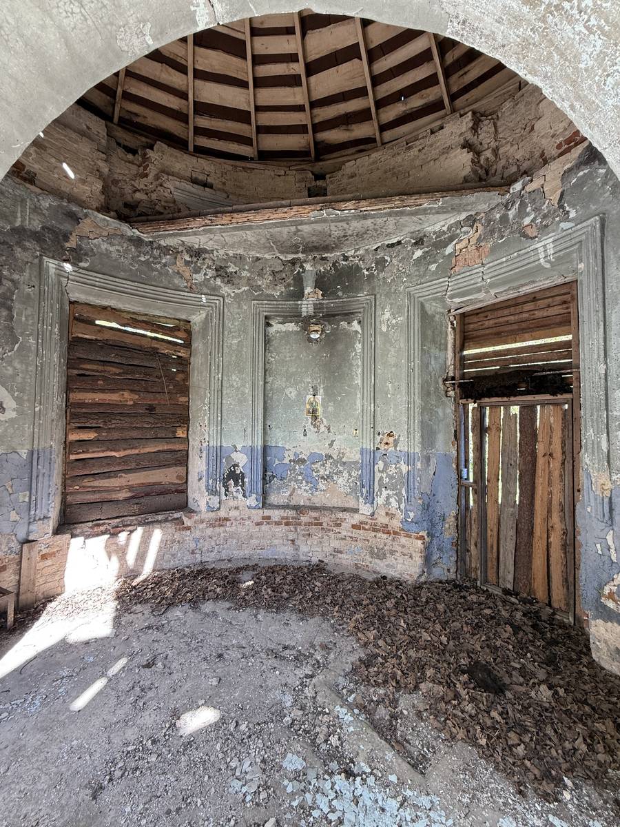 Церковь Спаса Преображения, Якшино (Дубенский район, Тульская область). интерьер и убранство, Алтарь