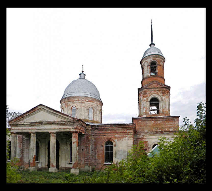 Павловка. Церковь Троицы Живоначальной. фасады