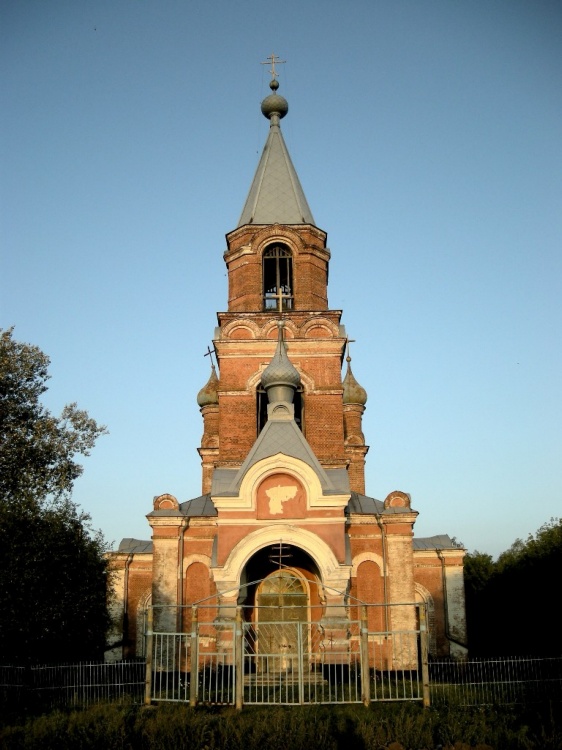 Филатово. Церковь Георгия Победоносца. общий вид в ландшафте