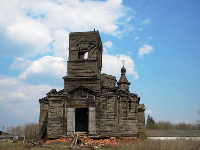 Церковь Покрова Пресвятой Богородицы, Каменка (Обоянский район, Курская область). фасады, Заброшена