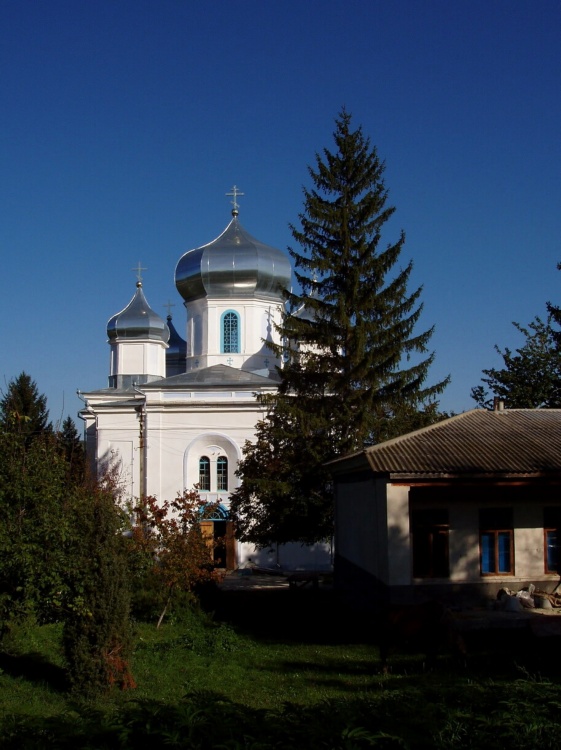 Гырбовецкий Успенский мужской монастырь, Гырбовец (Каларашский район, Молдова). фасады