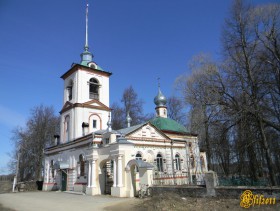 Нижний Ландех. Церковь Происхождения Честных Древ Креста Господня