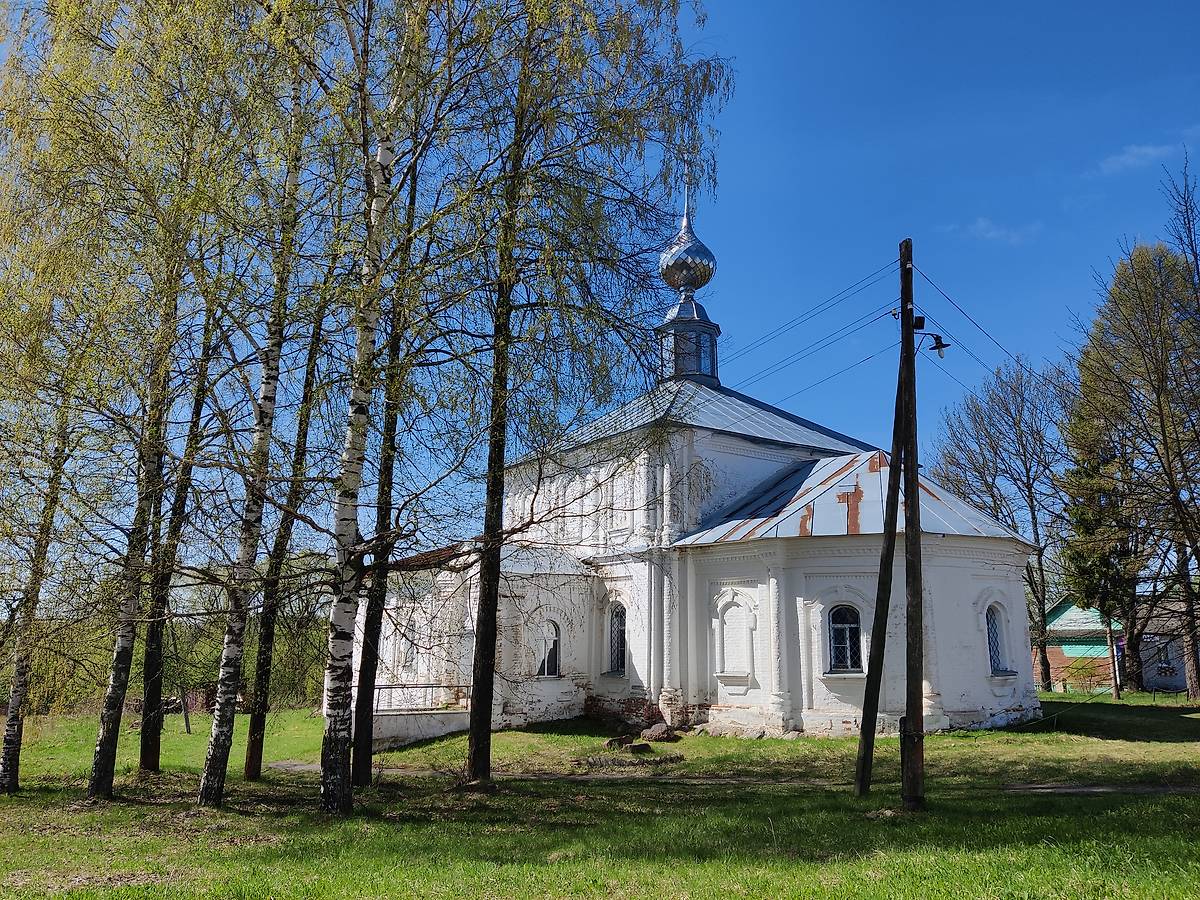 общий вид храма с дороги., общий вид в ландшафте. Церковь Николая Чудотворца, Мыт (Верхнеландеховский район, Ивановская область)