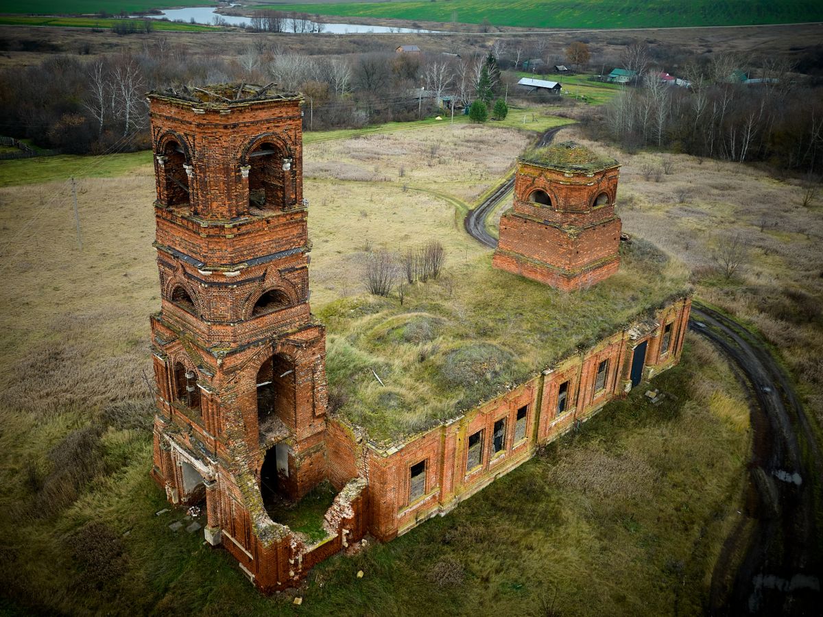 Церковь Космы и Дамиана, Мшанка (Скопинский район и г. Скопин, Рязанская область). общий вид в ландшафте
