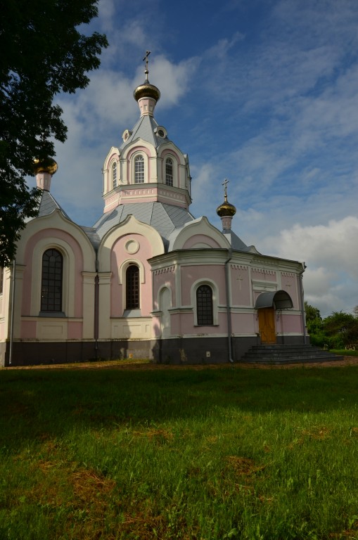 Коренское. Церковь Рождества Пресвятой Богородицы. фасады, Вид с северо-востока