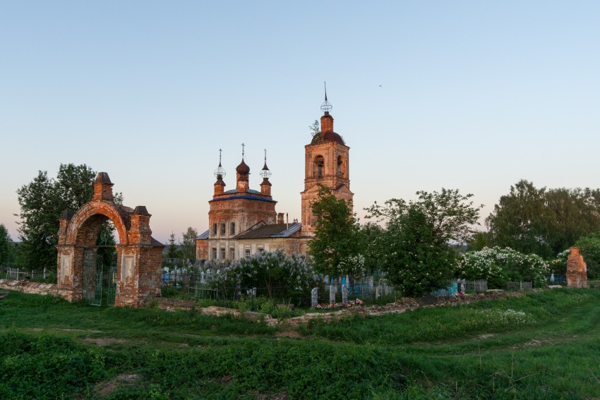 Церковь Благовещения Пресвятой Богородицы, Солонец (Ярославский район, Ярославская область). общий вид в ландшафте