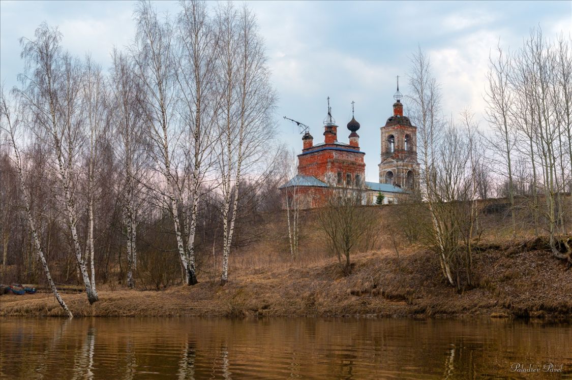 Солонец. Церковь Благовещения Пресвятой Богородицы. общий вид в ландшафте