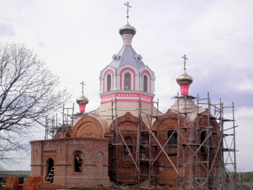Церковь Рождества Пресвятой Богородицы, Коренское (Рыльский район, Курская область). общий вид в ландшафте