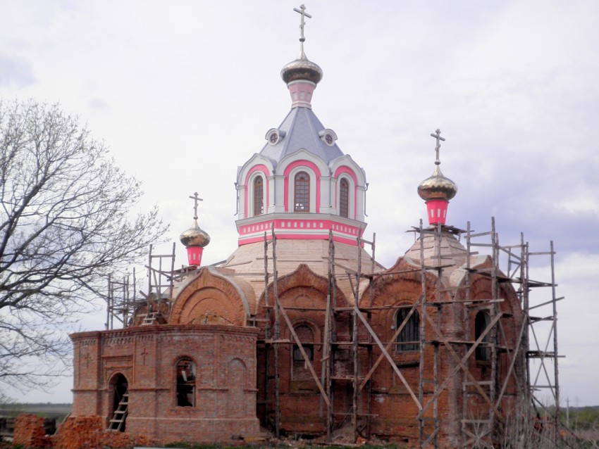 Коренское. Церковь Рождества Пресвятой Богородицы. общий вид в ландшафте