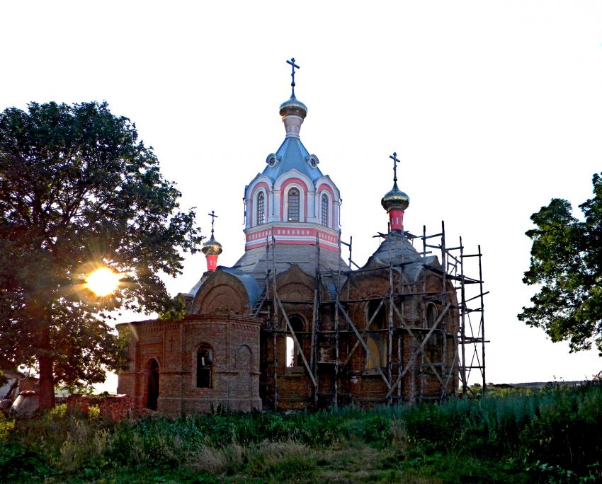 Коренское. Церковь Рождества Пресвятой Богородицы. общий вид в ландшафте