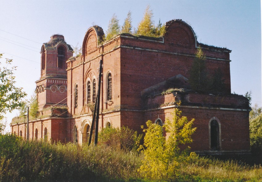 Хворощевка. Церковь Димитрия Солунского. общий вид в ландшафте