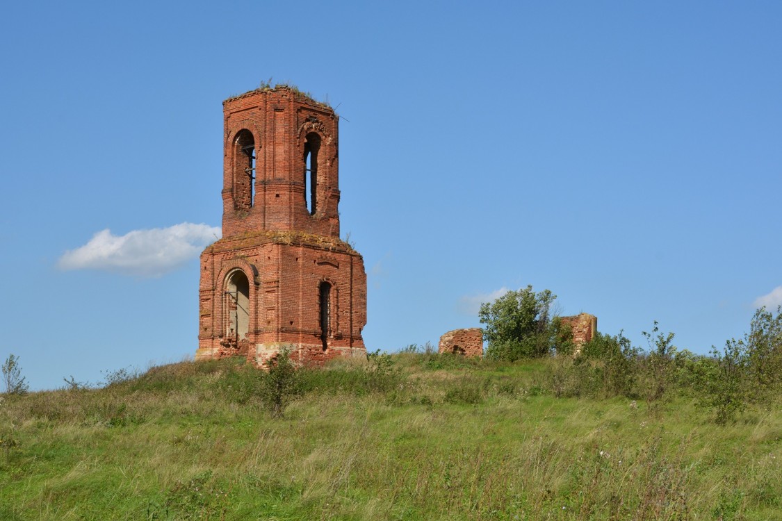 Церковь Троицы Живоначальной, Растегаевка (Милославский район, Рязанская область). общий вид в ландшафте, Общий вид с юго-запада
