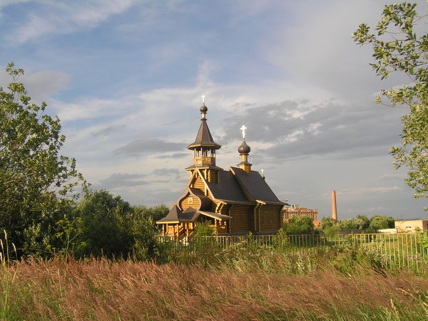 Церковь Пантелеимона Целителя при ЦРБ, Сергиев Посад (Сергиево-Посадский городской округ, Московская область). общий вид в ландшафте