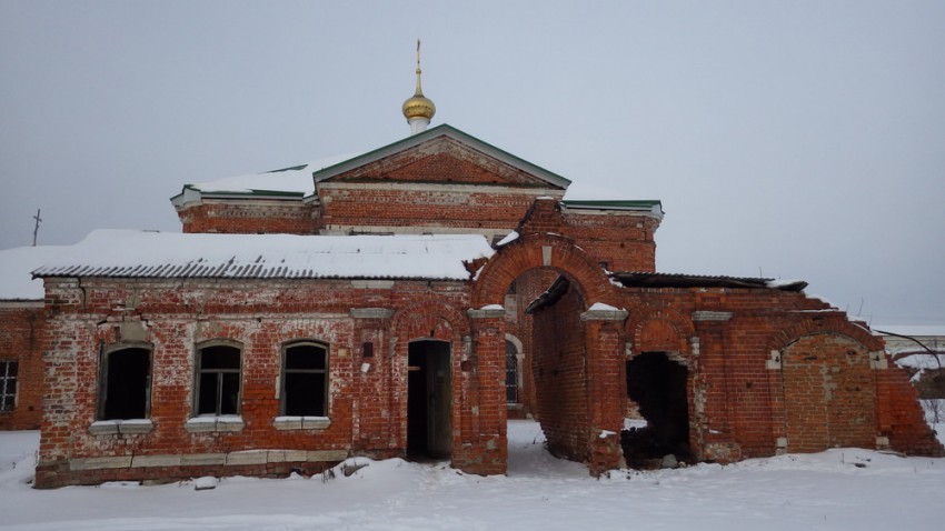 Ижевское. Церковь Казанской иконы Божией Матери. общий вид в ландшафте