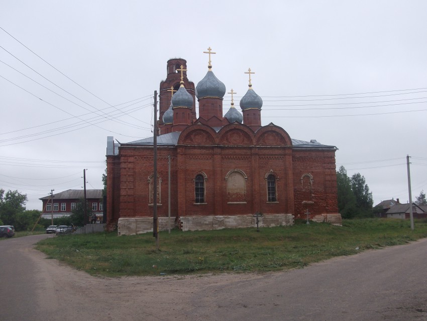 Церковь Введения во храм Пресвятой Богородицы, Гавриловское (Спасский район, Рязанская область). общий вид в ландшафте