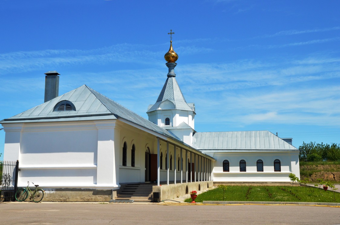Церковь Троицы Живоначальной, Залужное (Лискинский район, Воронежская область). фасады