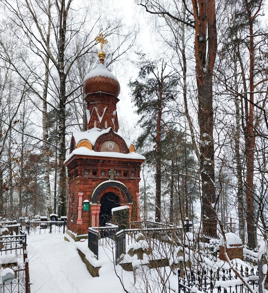Часовня Спаса Нерукотворного Образа на Шуваловском кладбище, Выборгский район (Санкт-Петербург, г. Санкт-Петербург). фасады