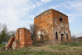 Сумаково. Церковь Троицы Живоначальной