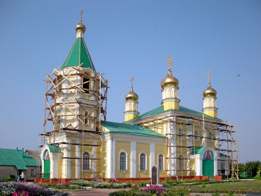 Церковь Николая Чудотворца, Зуевка (Солнцевский район, Курская область). общий вид в ландшафте