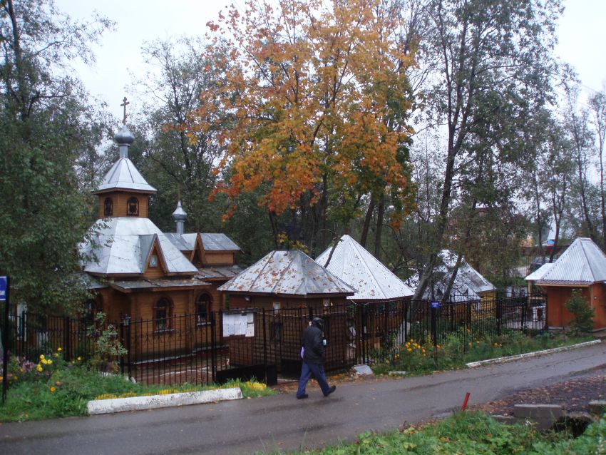Церковь Казанской иконы Божией Матери, Мураново (Пушкинский район и гг. Ивантеевка, Королёв, Московская область). общий вид в ландшафте
