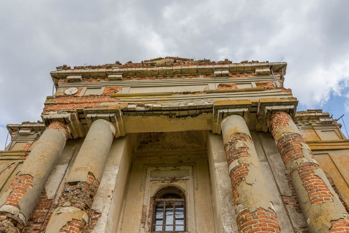 Церковь Михаила Архангела, Архангельское (Милославский район, Рязанская область). архитектурные детали, Фрагмент южного фасада