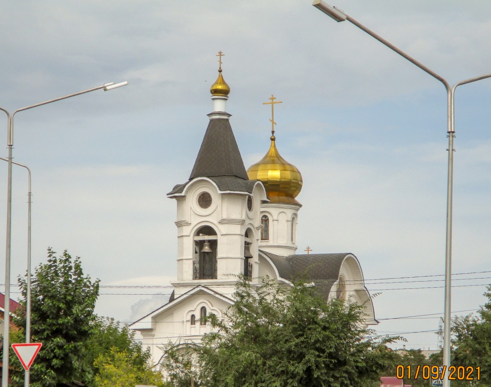 Церковь Николая Чудотворца, Улан-Удэ (Улан-Удэ, город, Республика Бурятия). фасады, Вид на храм от ж.д. станции