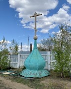 Церковь Спаса Преображения, Прежняя главка с крестом стоит во дворе<br>, Иволгинск, Иволгинский район, Республика Бурятия