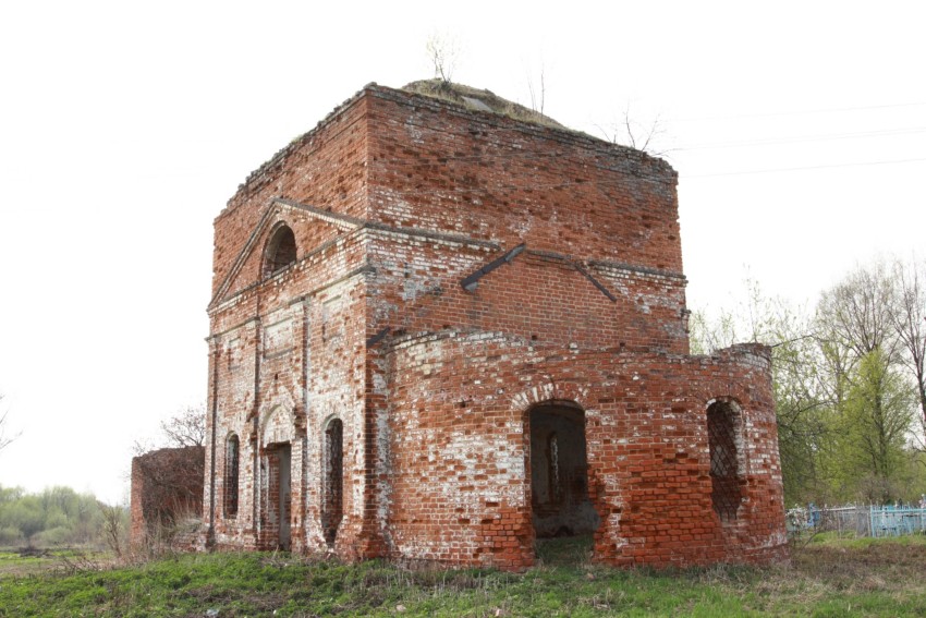 Сумаково. Церковь Троицы Живоначальной. общий вид в ландшафте
