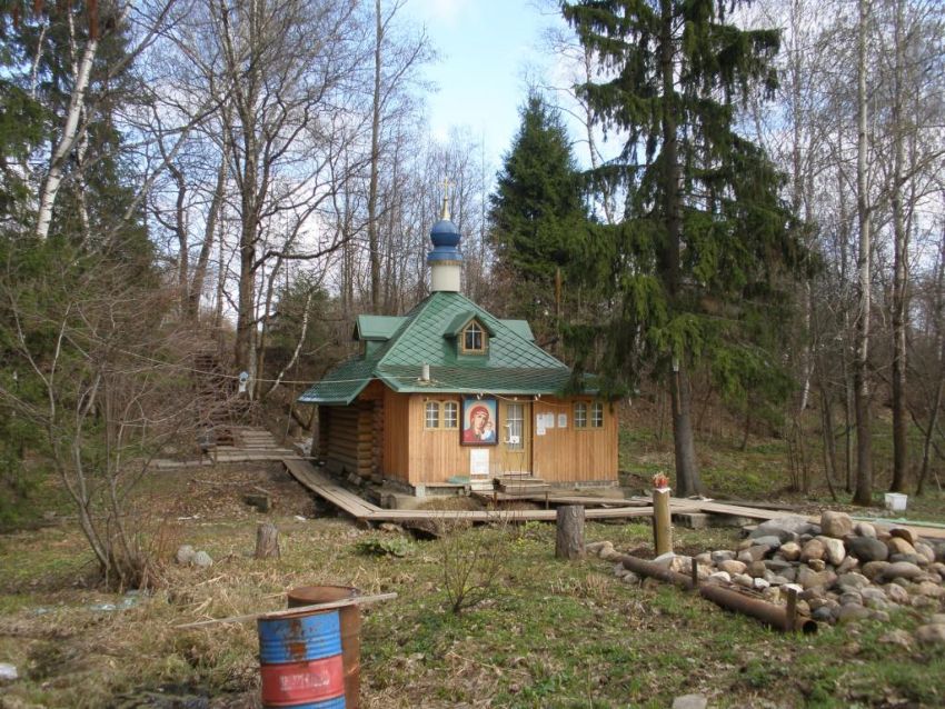 Часовня Казанской иконы Божией Матери, Радонеж (Городок) (Сергиево-Посадский городской округ, Московская область). общий вид в ландшафте, Вид с запада