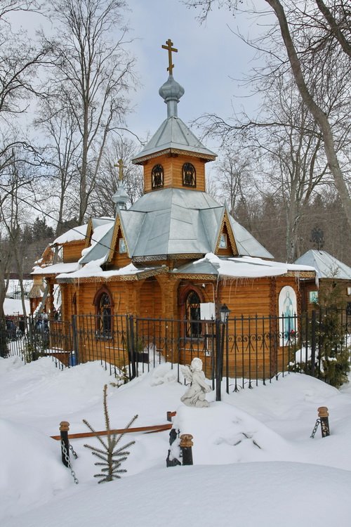 Церковь Казанской иконы Божией Матери, Мураново (Пушкинский район и гг. Ивантеевка, Королёв, Московская область). общий вид в ландшафте, Вид с юго-востока