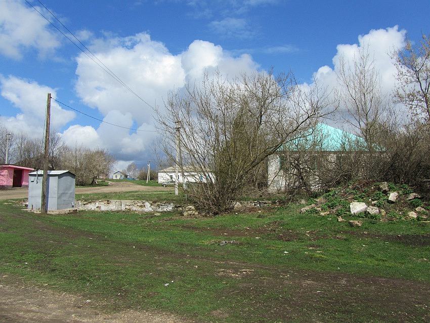 Церковь Иоанна Воина, Авдулово (Данковский район, Липецкая область). общий вид в ландшафте, остатки церкви