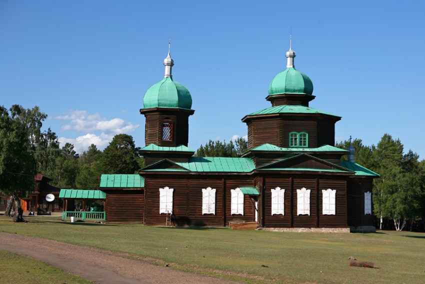 Верхняя Берёзовка. Этнографический музей народов Забайкалья. Церковь Николая Чудотворца из села Никольск. общий вид в ландшафте