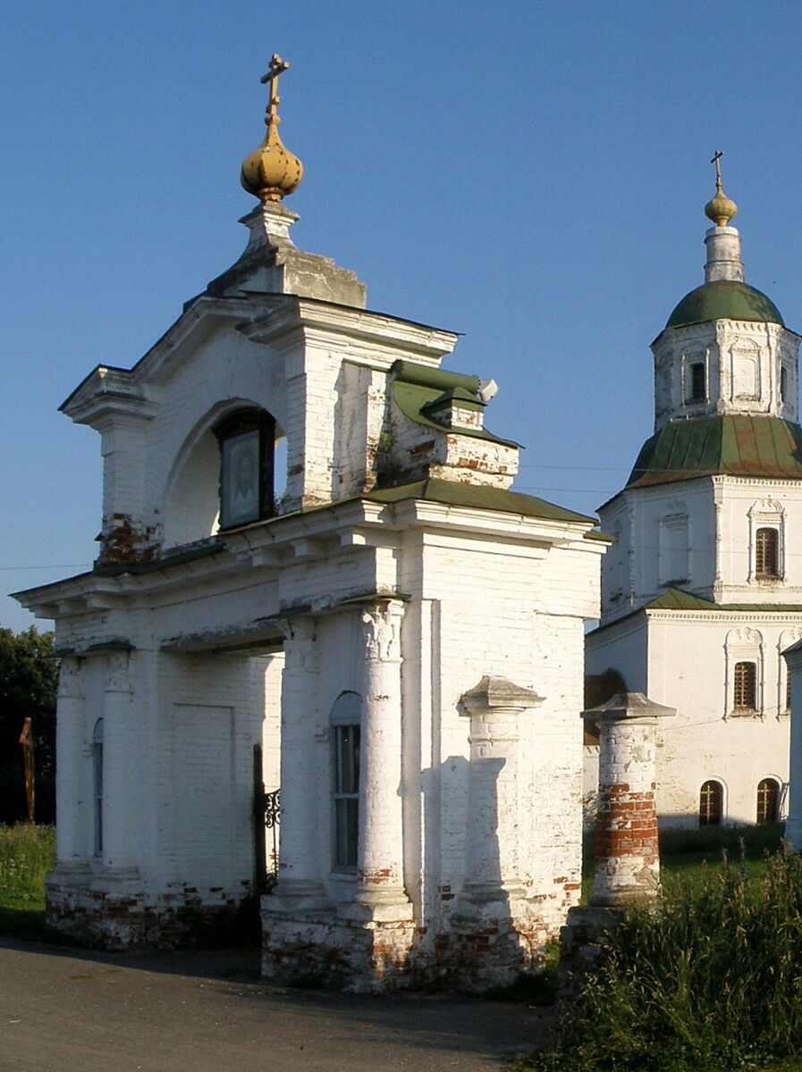 Храмовый комплекс. Церкви Преображения Господня и Владимирской иконы Божией Матери, Николо-Погост (Городецкий район, Нижегородская область). дополнительная информация, Ворота бывшей ограды.
