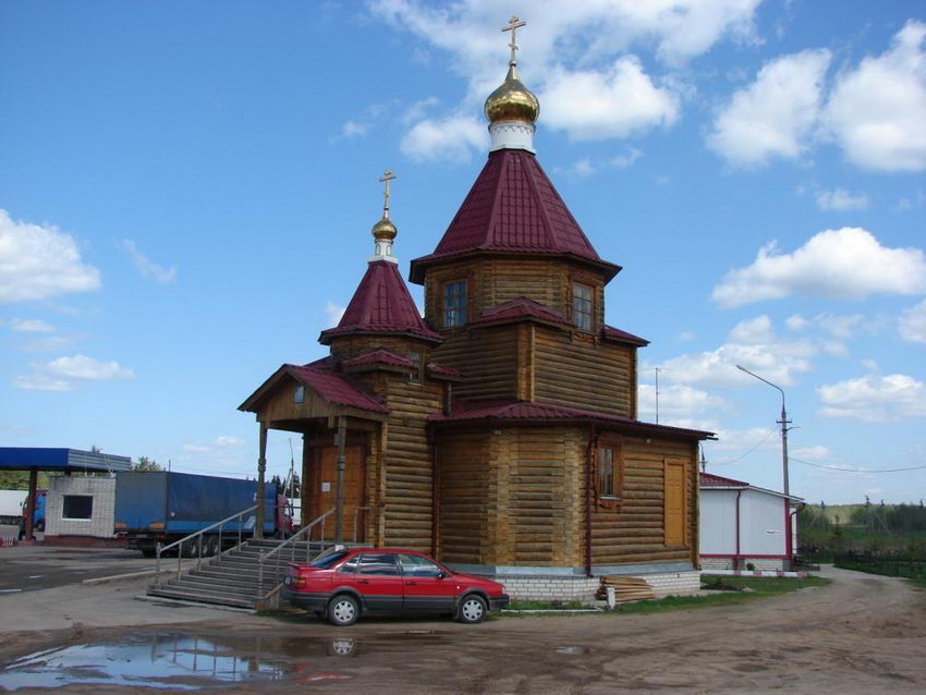 Церковь Константина и Елены, Бодуны (Краснинский район, Смоленская область). общий вид в ландшафте