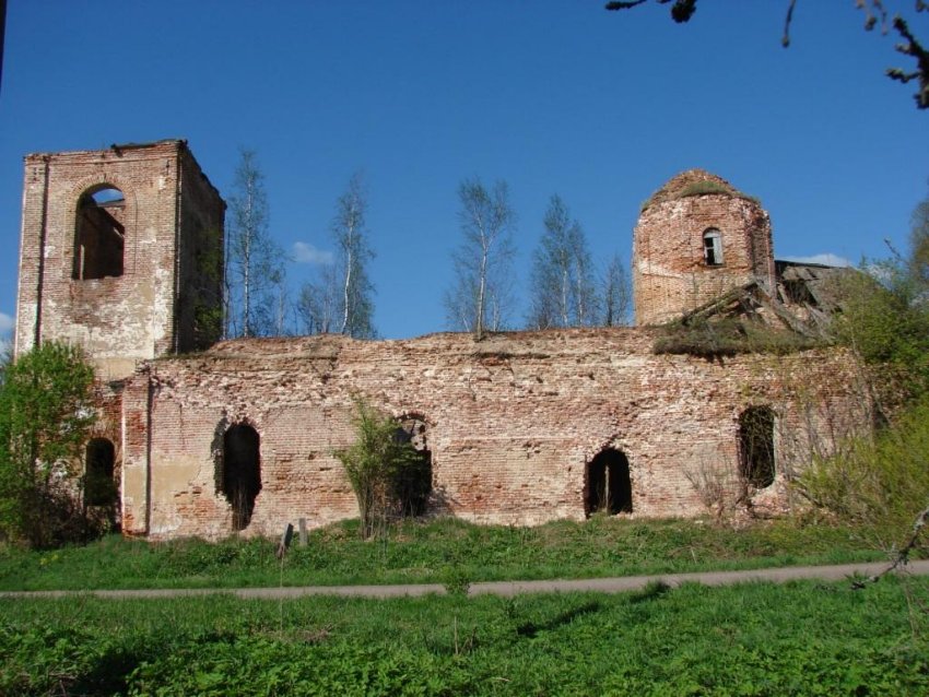 Церковь Николая Чудотворца, Сусловичи (Краснинский район, Смоленская область). общий вид в ландшафте