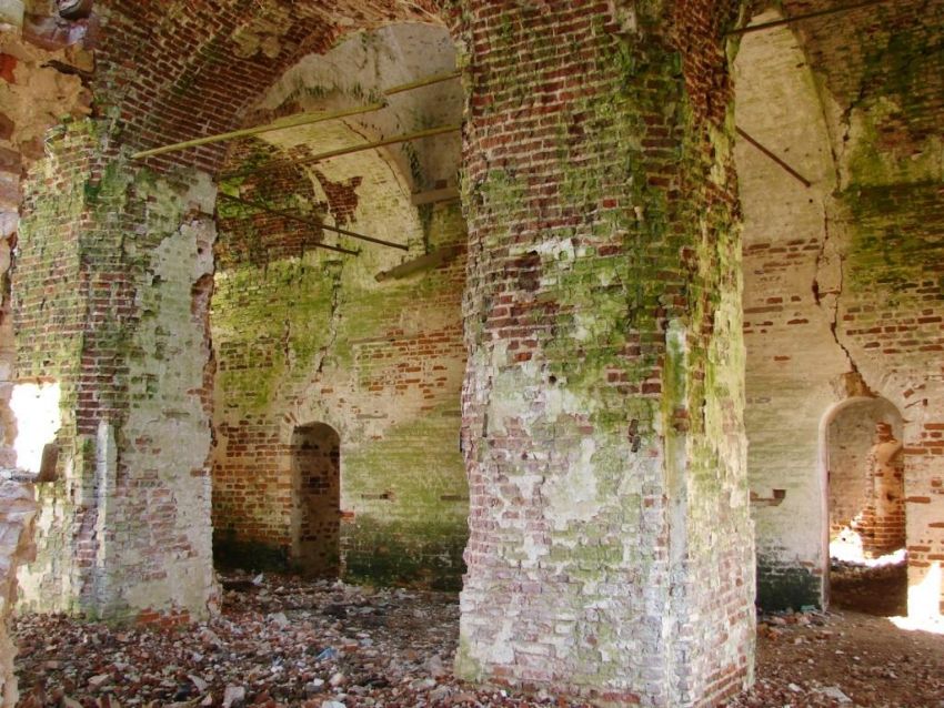 Церковь Николая Чудотворца, Сусловичи (Краснинский район, Смоленская область). интерьер и убранство