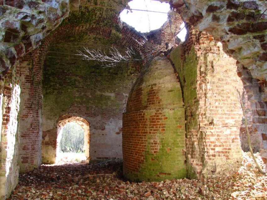 Церковь Николая Чудотворца, Сусловичи (Краснинский район, Смоленская область). интерьер и убранство