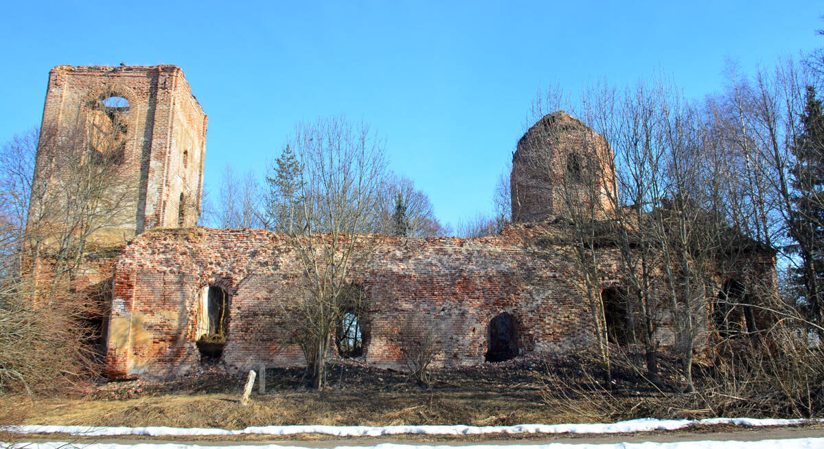 Церковь Николая Чудотворца, Сусловичи (Краснинский район, Смоленская область). фасады