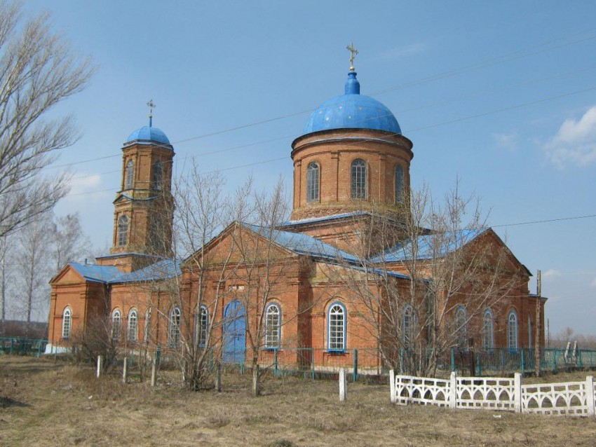 Старое Роговое. Церковь Михаила Архангела. общий вид в ландшафте