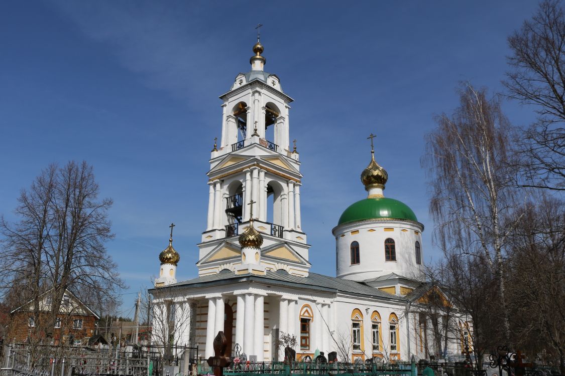 Введенье. Церковь Троицы Живоначальной. фасады