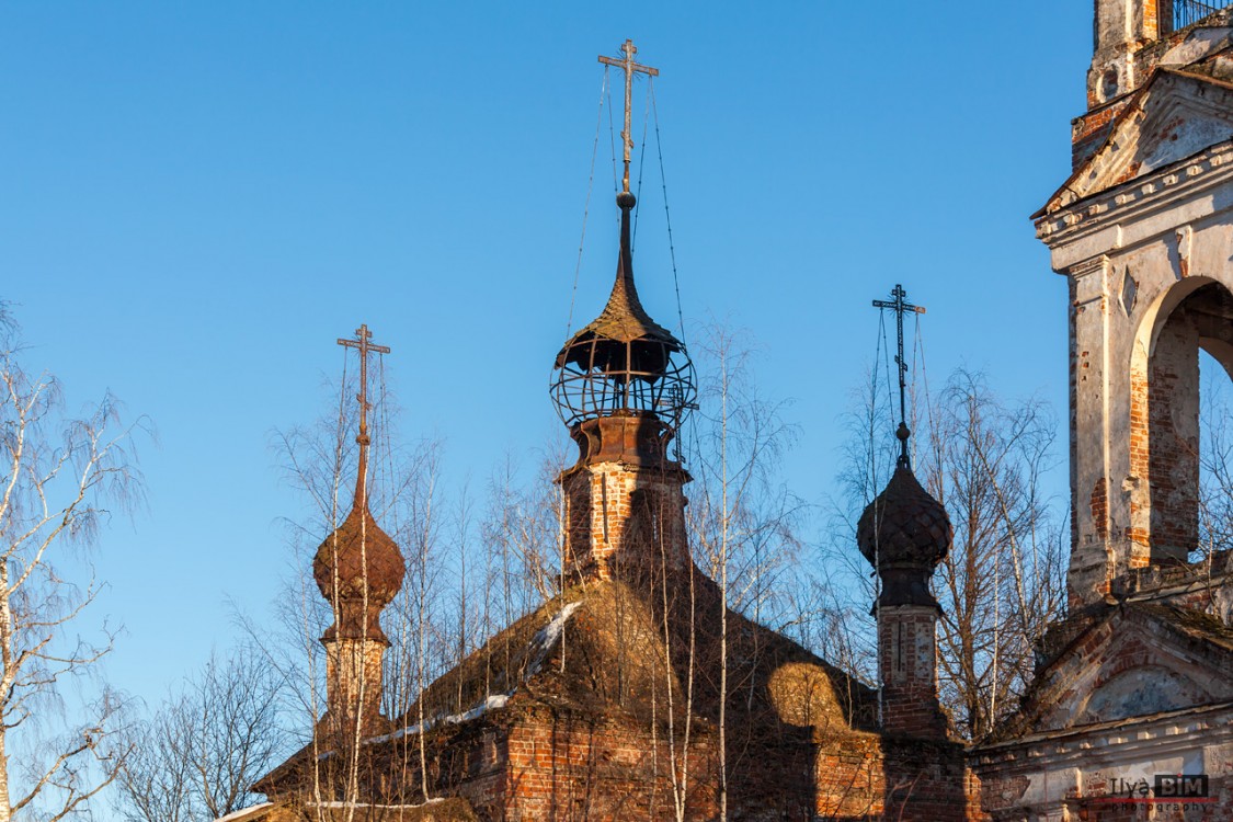 Крестовоздвиженский храм фиолетового