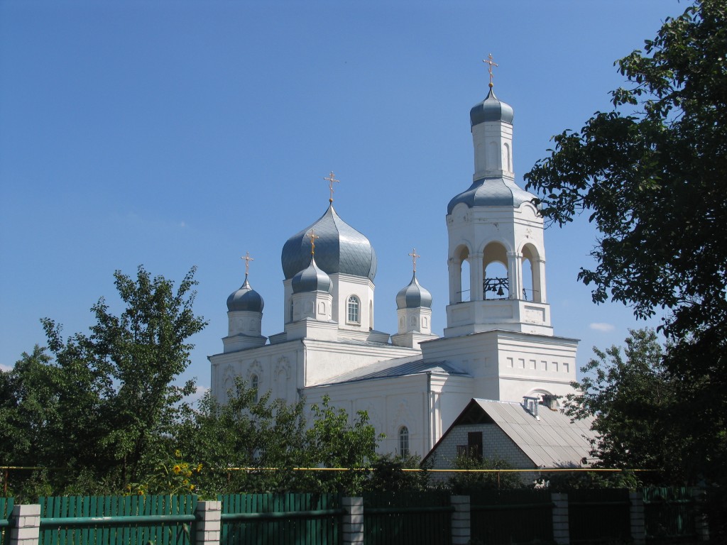 Кафедральный собор Троицы Живоначальной, Звягель (Звягельский район, Украина, Житомирская область). фасады