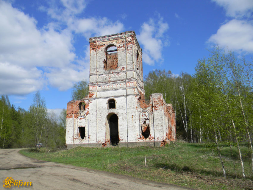 Церковь Петра и Павла, Жуковицы (Лежневский район, Ивановская область). общий вид в ландшафте